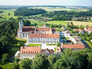 Seminarhotels und Hochzeitsmahl in Bayern – Romantik pur! Hochzeitsessen und Kloster Holzen in Allmannshofen