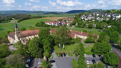 Seminarhotels und Kräutergarten in Bayern – Natur direkt vor der Haustüre! Gastgarten im Tagungszentrum Schmerlenb in Hösbach