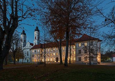 Seminarhotels und Weingarten in Bayern – Natur direkt vor der Haustüre! Traumgarten im Kloster Irsee in Irsee