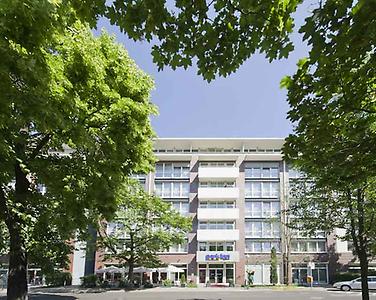 Seminarhotels und Wintergarten in Berlin – Natur direkt vor der Haustüre! Teegarten im Park Inn Berlin City West in Berlin