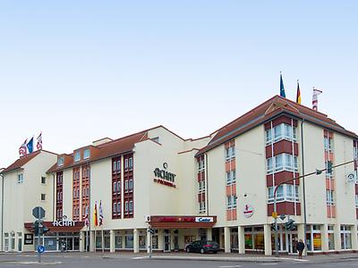 Seminarhotels und Flughafenumfeld in Rheinland-Pfalz – eine entspannte und unkomplizierte An- und Abreise ist ein wesentlicher Aspekt bei der Seminarplanung. Knotenpunktbahnhof und ACHAT Neustadt/Weinstr. in Neustadt an der Weinstraße