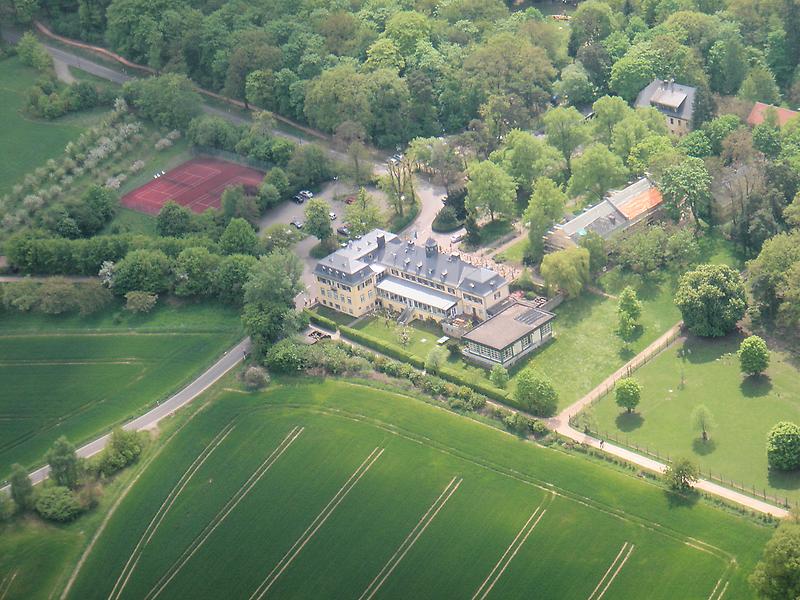 Berufsumschulung und Jagdschloss in Hessen