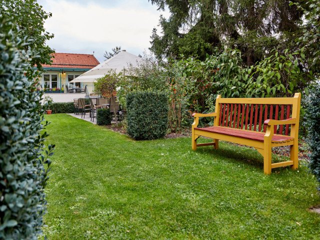 Gartenzugang und Hotel Linderhof 