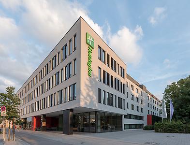 Seminarhotels und Burggarten in Bayern – Natur direkt vor der Haustüre! Museumsgarten im Holiday Inn Munich in München